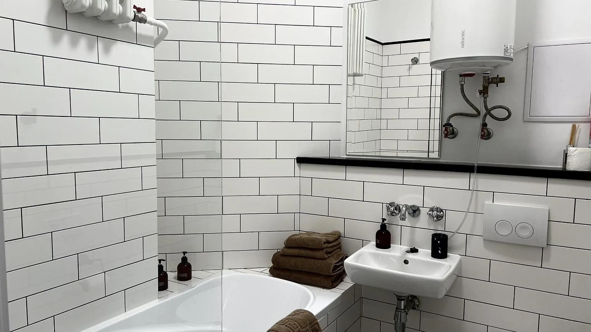 Kyiv Old Town Apartment Near Golden Gate Украина