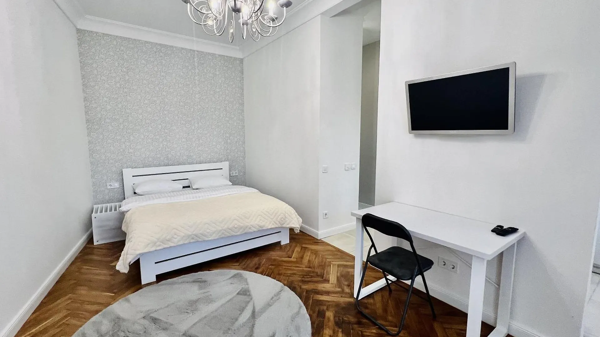 Kyiv Old Town Apartment Near Golden Gate