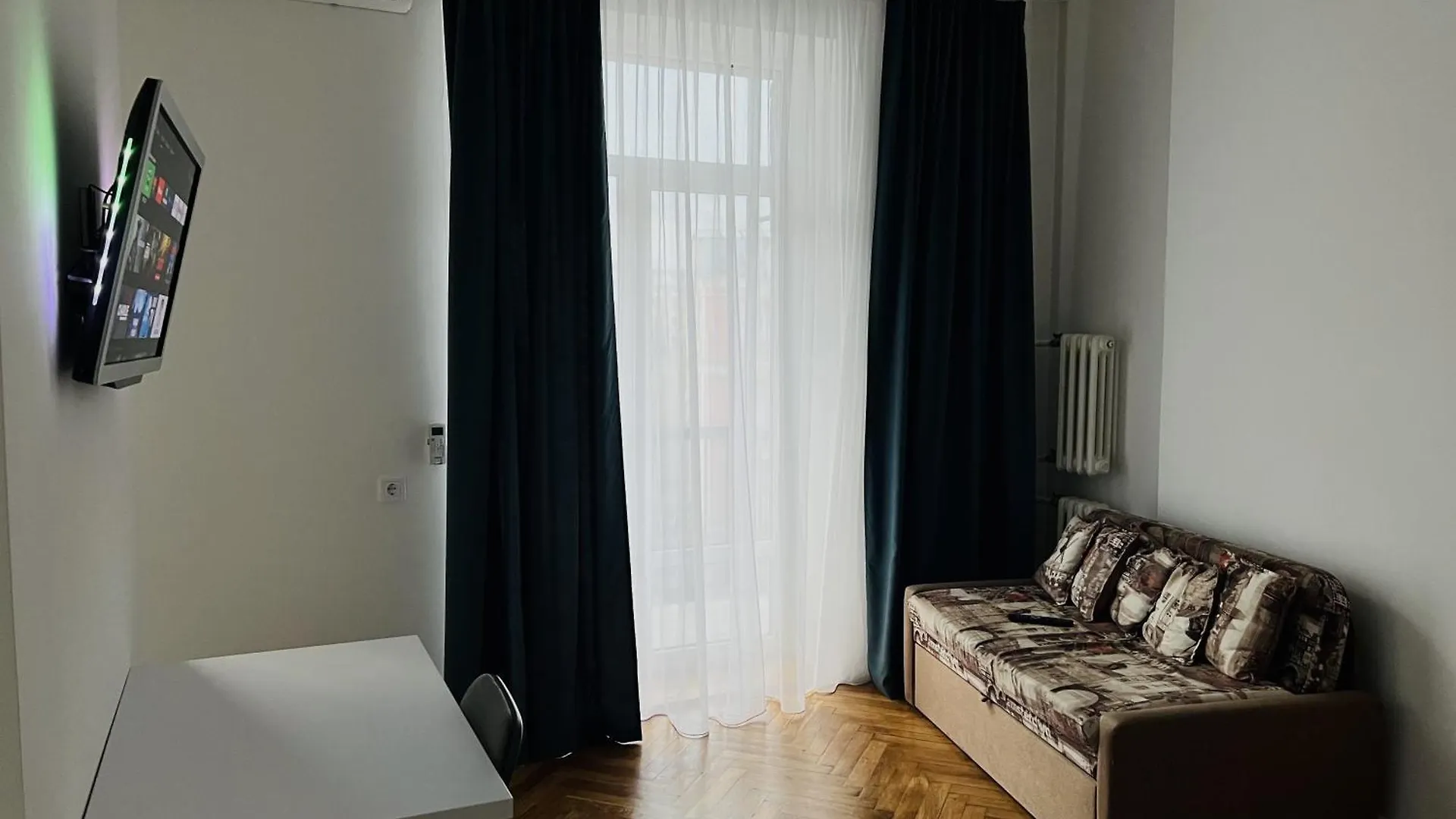 Kyiv Old Town Apartment Near Golden Gate